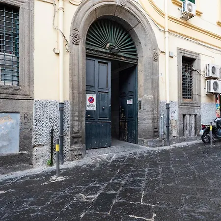 Casa Donna Aiuola Napels