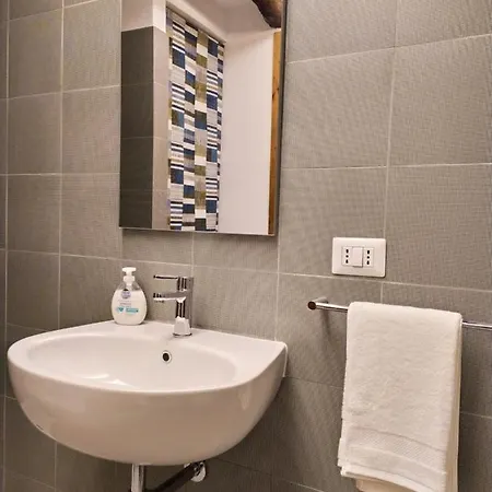 Casa Donna Aiuola アパート