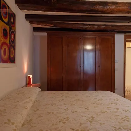 Casa Donna Aiuola アパート *